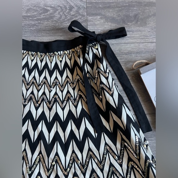 BcbgMaxAzria Black & Cream Chevron Tie Waist Cotton Sequin Midi A-line Skirt M - Picture 4 of 11
